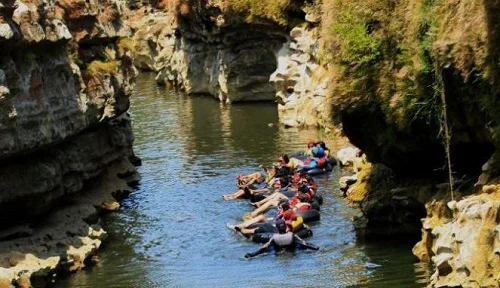 river tubbing