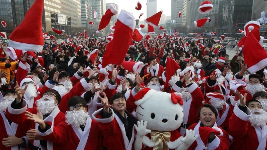 acara sinterklas hello kitty di korea selatan