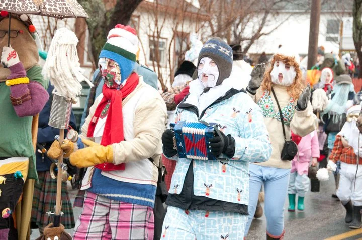 tradisi mummers saat natal di kanada