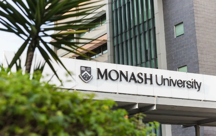 universitas swasta asing di malaysia monash university